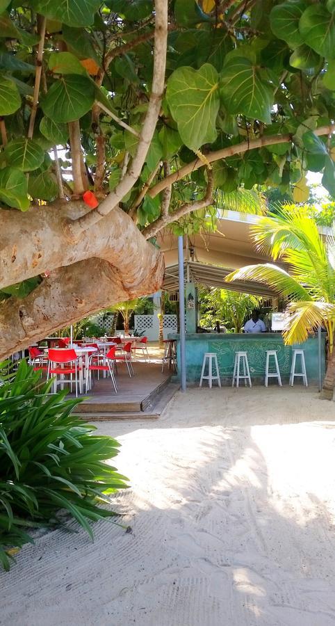 Hôtel Idle Awhile Beach à Negril Extérieur photo